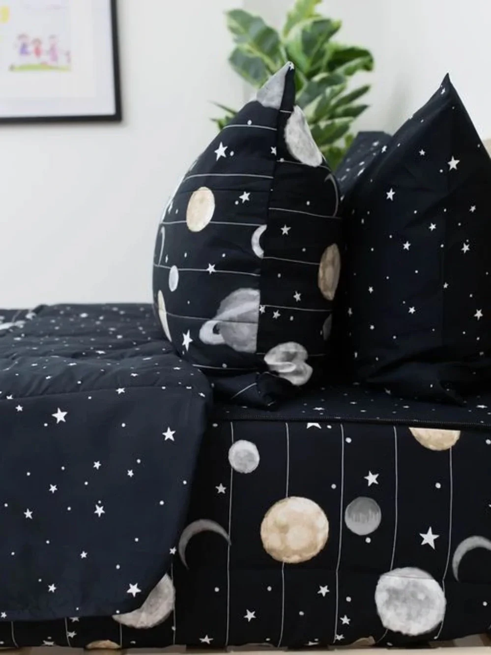 Beddy’s Out Of This World Zipper Bedding -3 piece set - Picture 7 of 7
